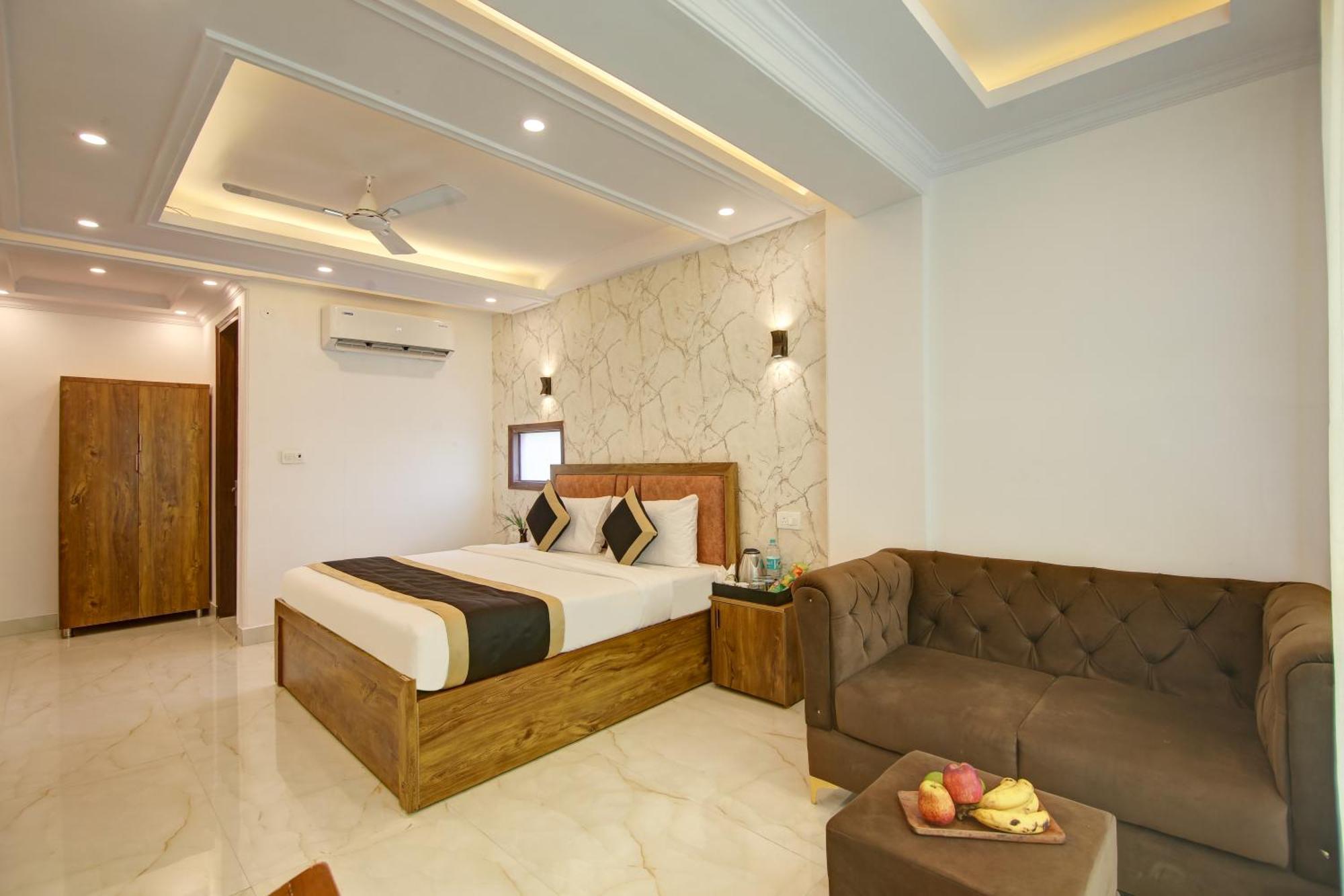 Hotel The Emporio Grand Near Vaishali Metro Station Ghaziabad Exterior photo