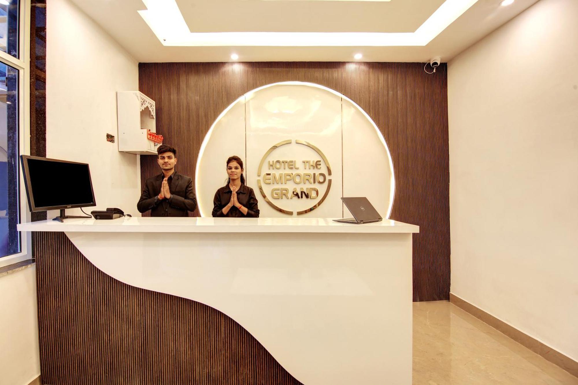 Hotel The Emporio Grand Near Vaishali Metro Station Ghaziabad Exterior photo