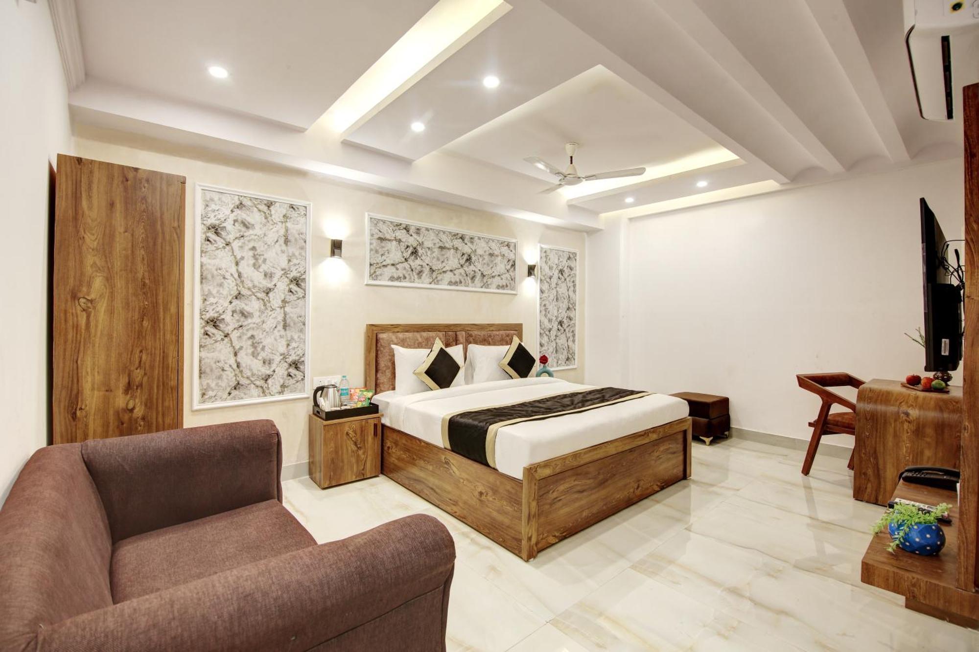 Hotel The Emporio Grand Near Vaishali Metro Station Ghaziabad Exterior photo
